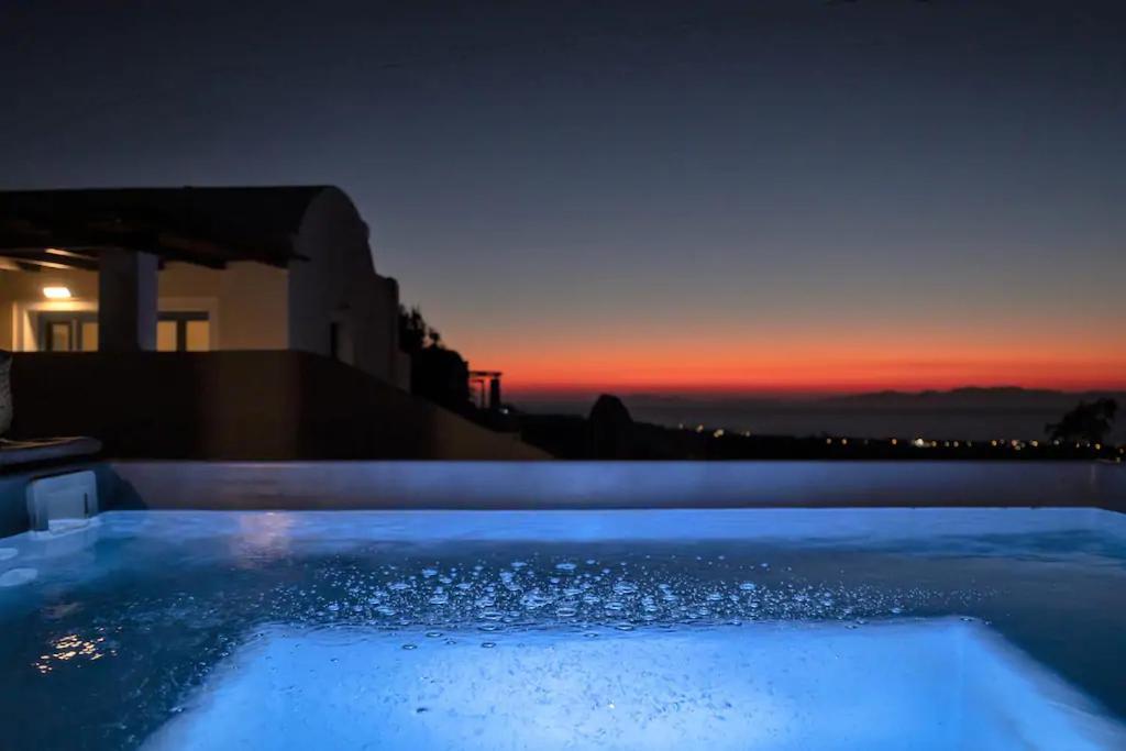 Gtk Santorini Oia Sunset Villas Tholos  Exterior photo